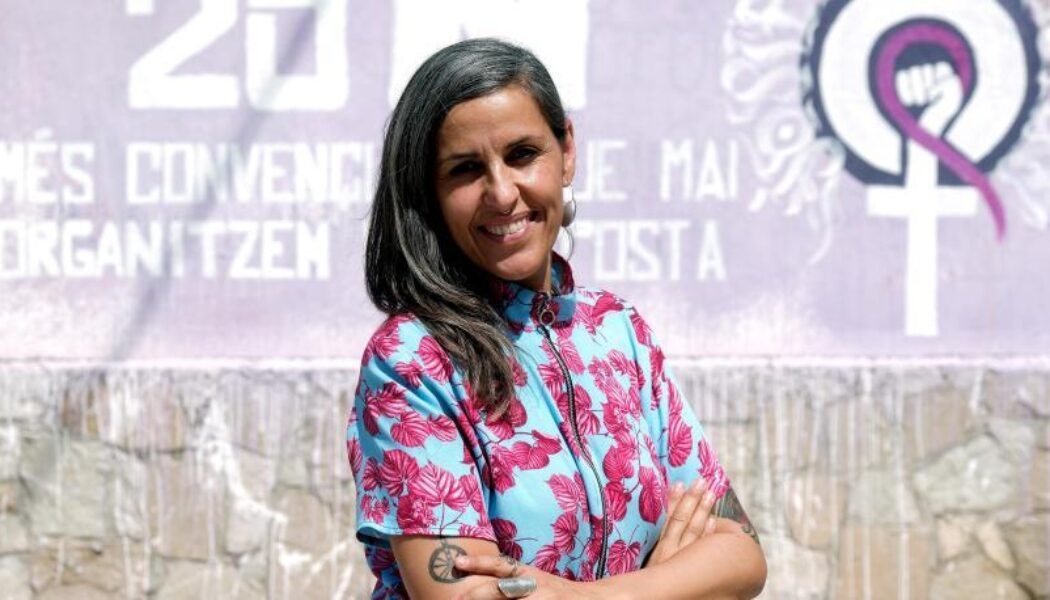Ana Burgos: «Muchos hombres callan cuando el denunciado es un amigo suyo» Entrevista de La Vanguardia