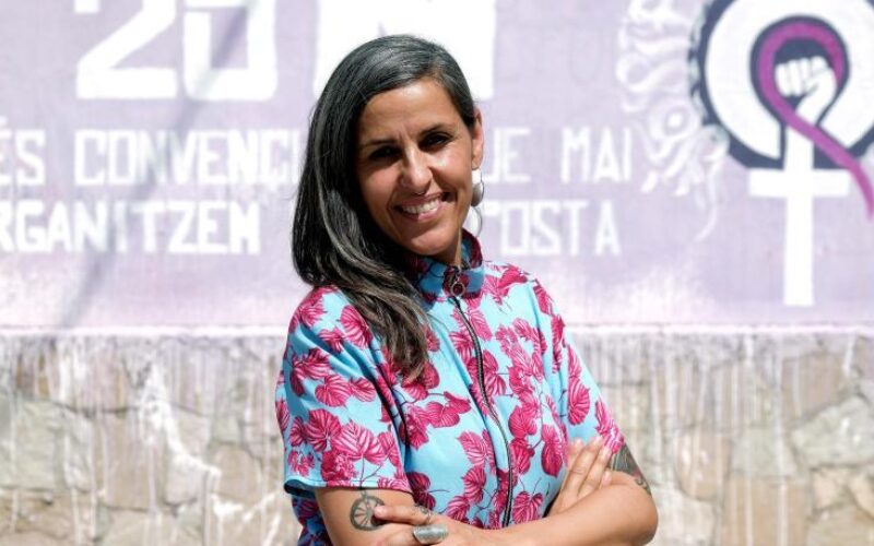 Ana Burgos: «Muchos hombres callan cuando el denunciado es un amigo suyo» Entrevista de La Vanguardia