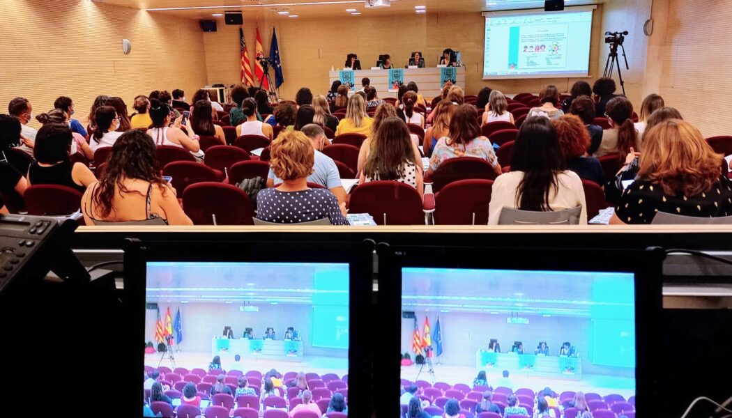 Vídeos y presentaciones – VIII Encuentro de profesionales de género, drogas y adicciones: “Mujeres, drogas y prisión”