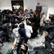 Komunikabideen ardura, fokupean // La responsabilidad de los medios de comunicación, bajo el foco