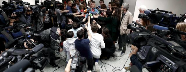 Komunikabideen ardura, fokupean // La responsabilidad de los medios de comunicación, bajo el foco