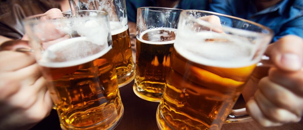 «Pídete una cerveza y no seas maricón» Artículo de Píkara Magazine